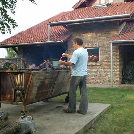 Ferienwohnung Palya Vendeghaz Pusztaszer Exterior foto